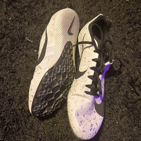 black and white nike track spikes